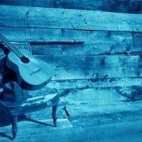 guitar-blues-blue-460x305