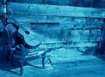 guitar-blues-blue-460x305