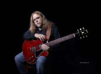 1325993503_warren_haynes-main_background