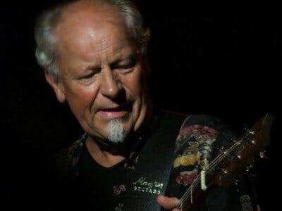 Martin Barre 01-g