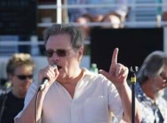 2016 Delbert - Delbert McClinton singing